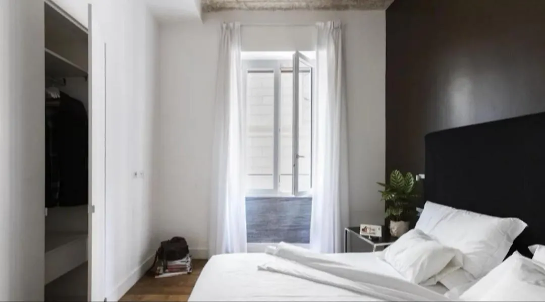 App Leoncino Design Apartment In Rome